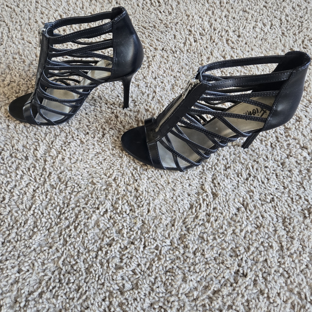 FIONI Black Strappy Heels